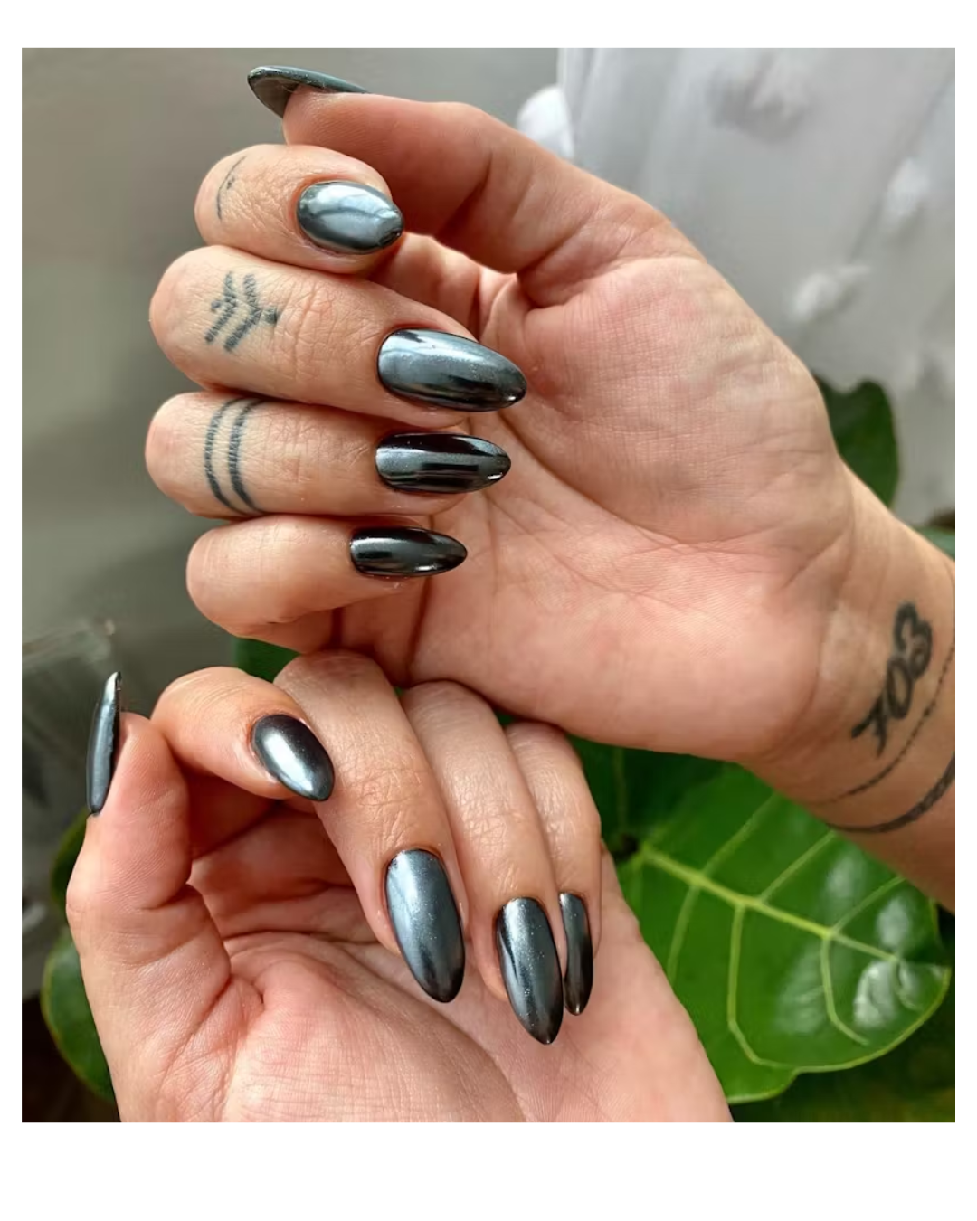 Luna Cat-Eye Almond Nails